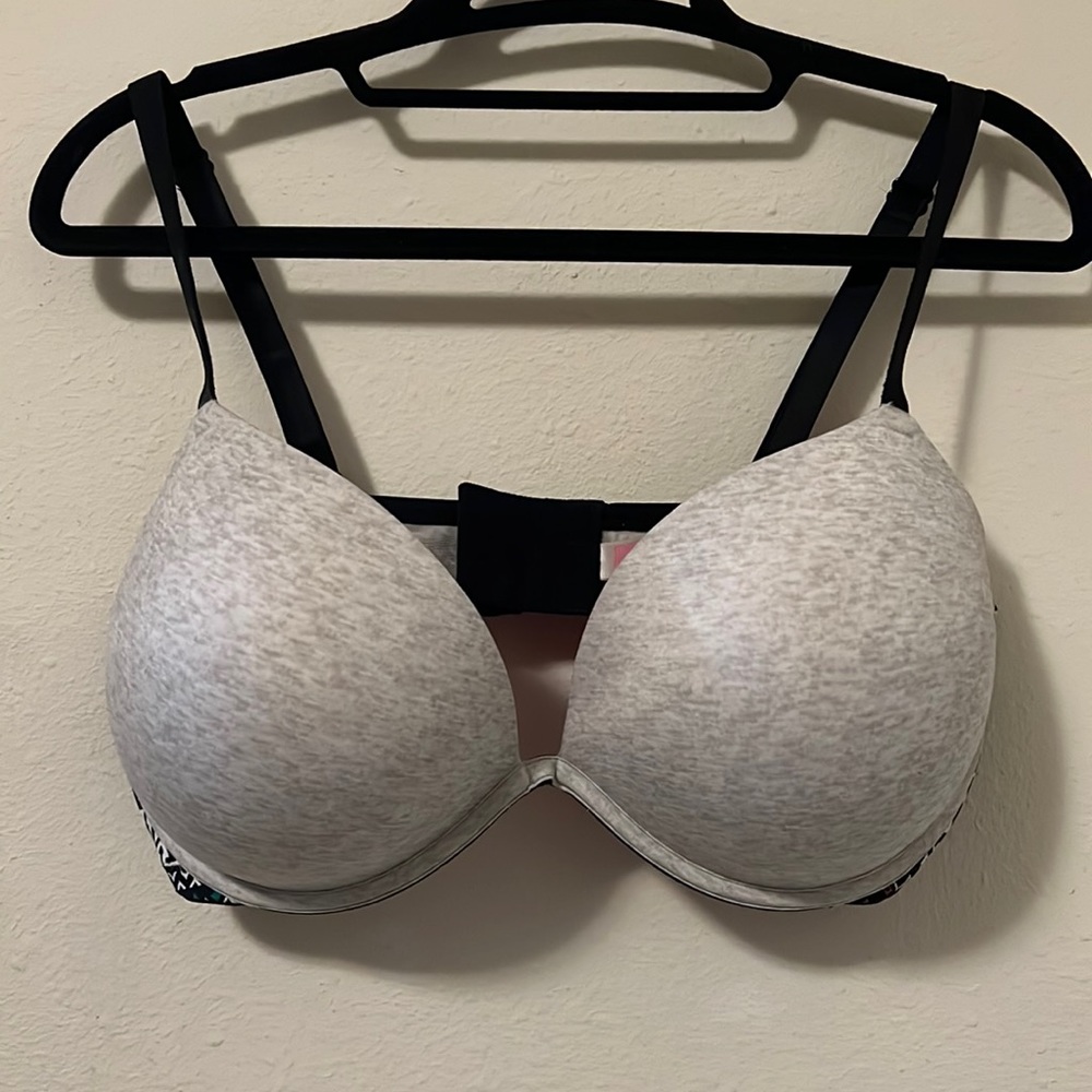 Victoria’s Secret PINK wear everywhere super push-up bra